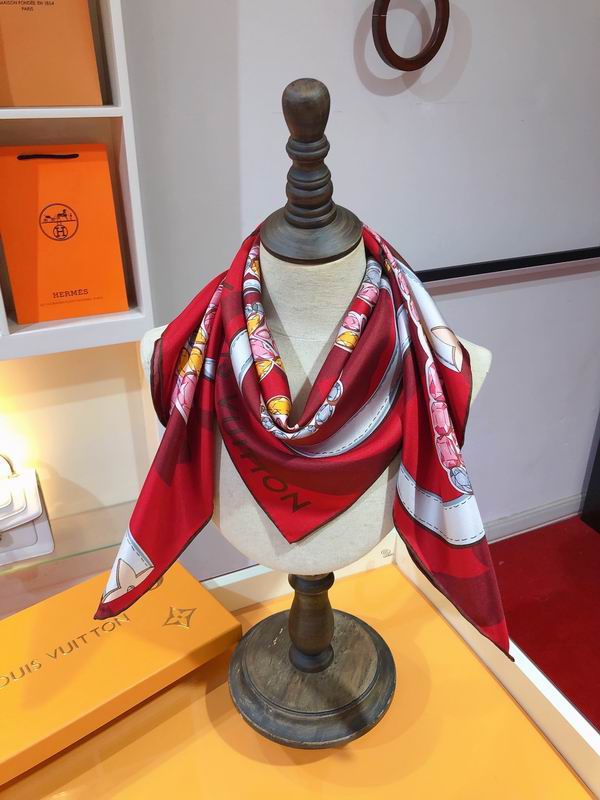 LV silk scarf 90X90cm E32 (21)